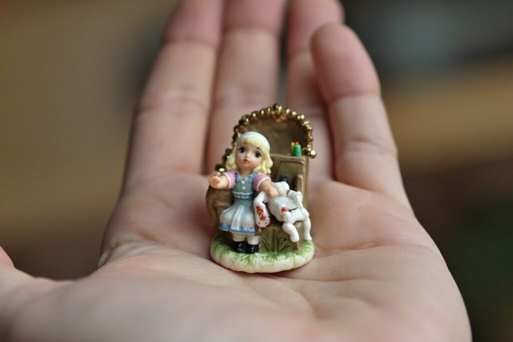 poupée miniature